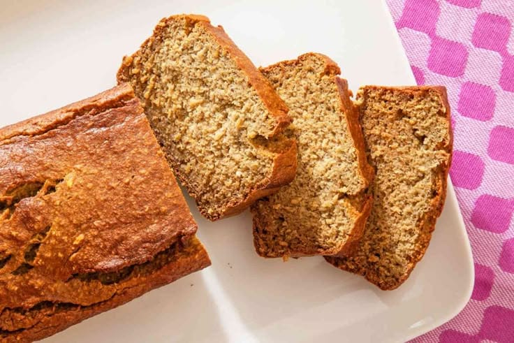 My Go-To Vegan Banana Bread (Super Moist, No Fancy Stuff Needed) 🍌